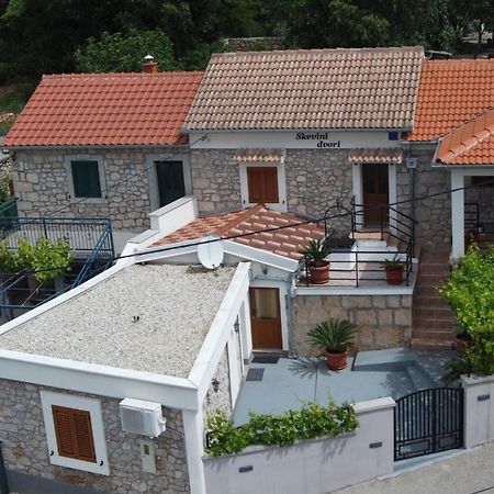 Holiday Home Skevini Dvori 스타리그라드 파클레니차 외부 사진