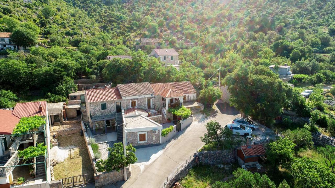 Holiday Home Skevini Dvori 스타리그라드 파클레니차 외부 사진