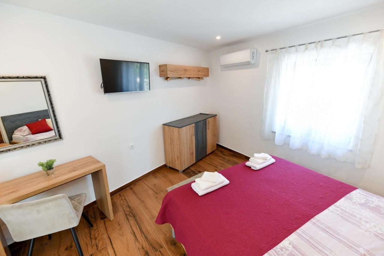 Holiday Home Skevini Dvori 스타리그라드 파클레니차 외부 사진