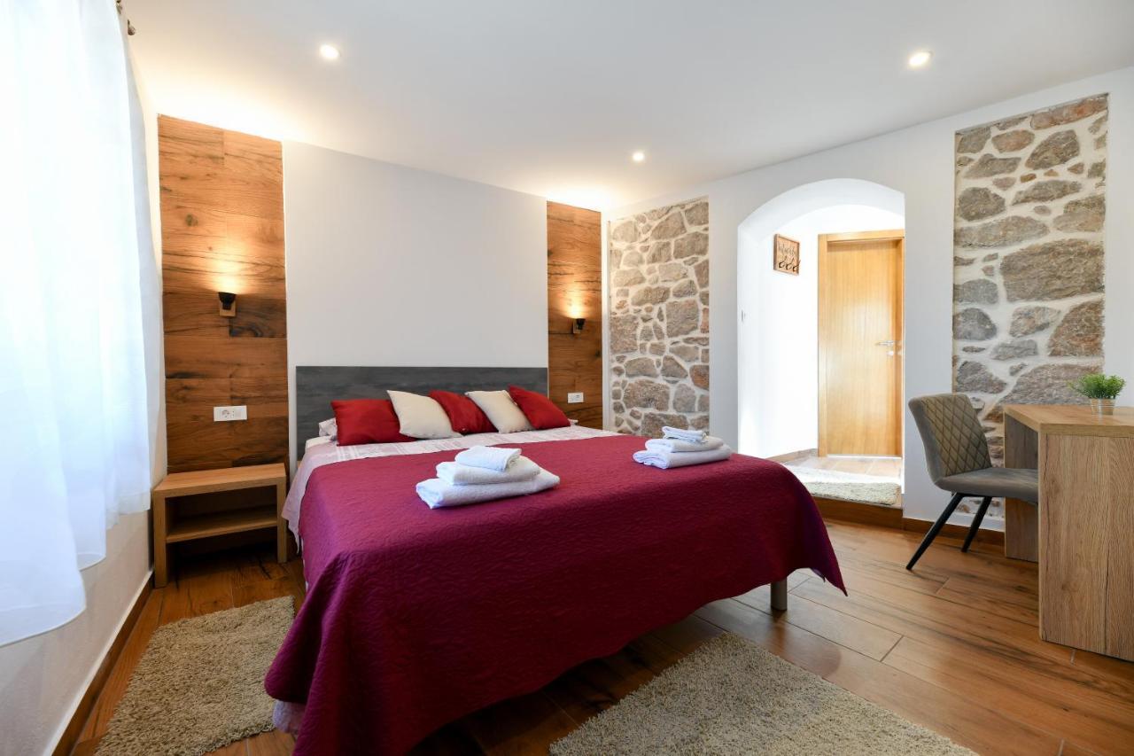 Holiday Home Skevini Dvori 스타리그라드 파클레니차 외부 사진