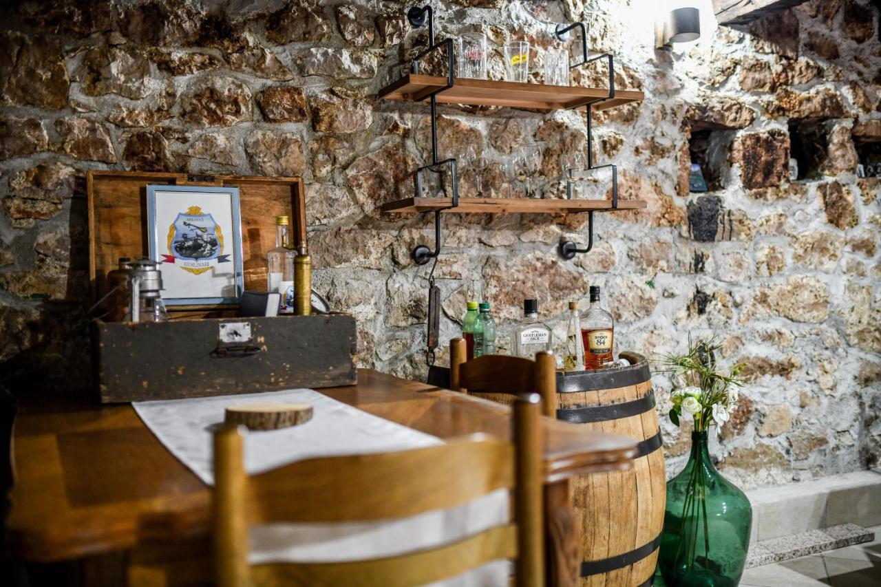 Holiday Home Skevini Dvori 스타리그라드 파클레니차 외부 사진