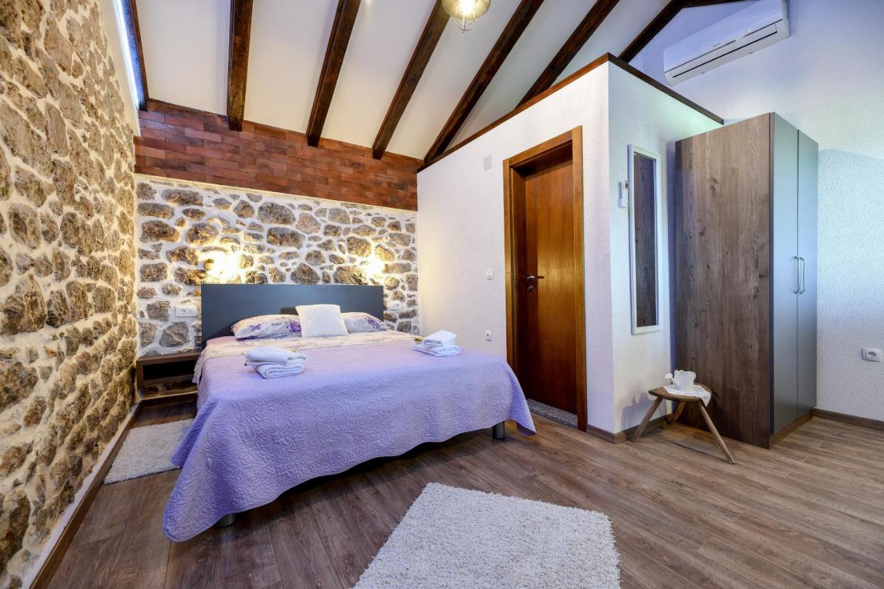 Holiday Home Skevini Dvori 스타리그라드 파클레니차 외부 사진